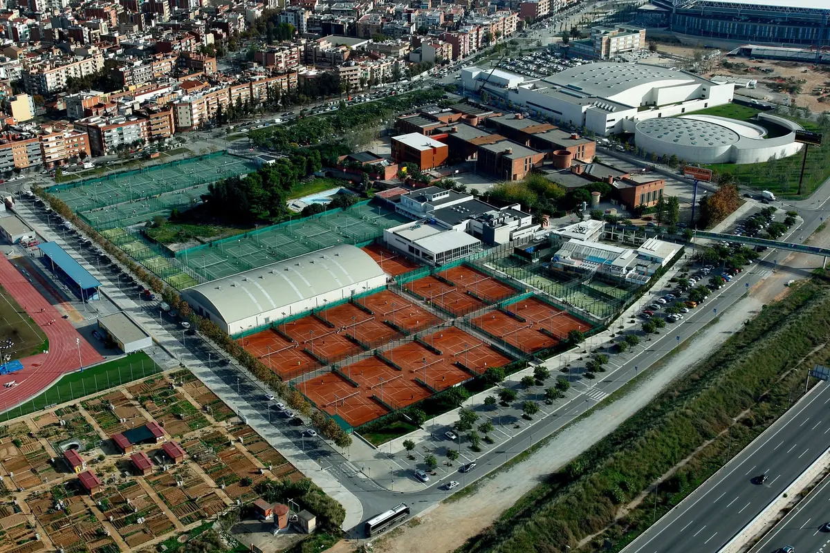 Aerial view of the Barcelona tennis centre where Ed trained, with rows of clay courts