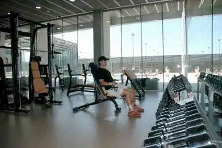 Ed in the gym in Barcelona